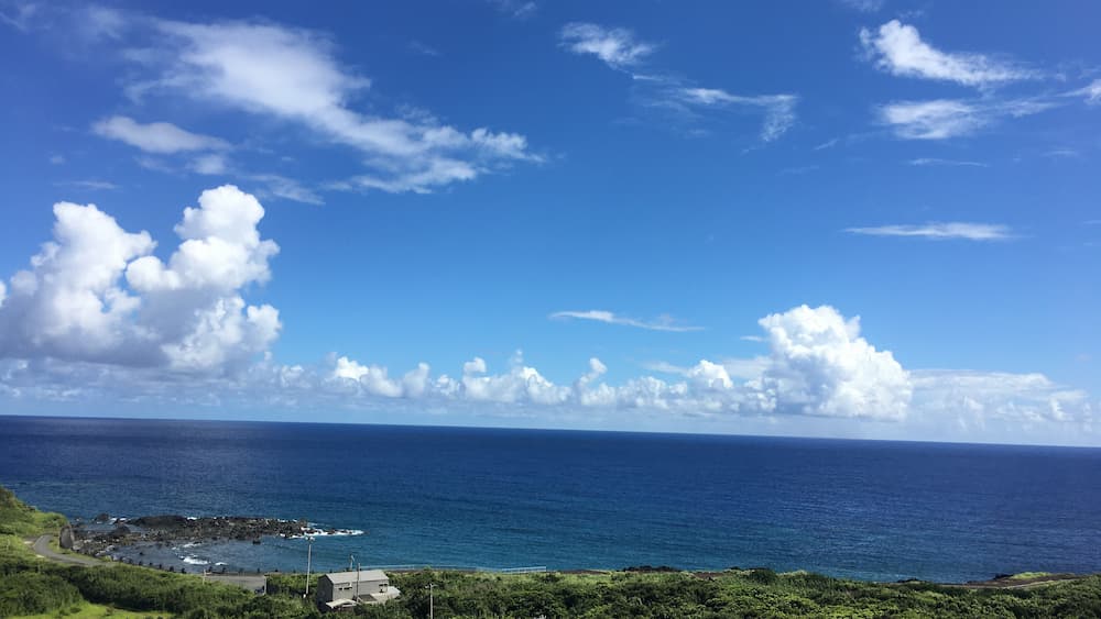 八丈島から見える海